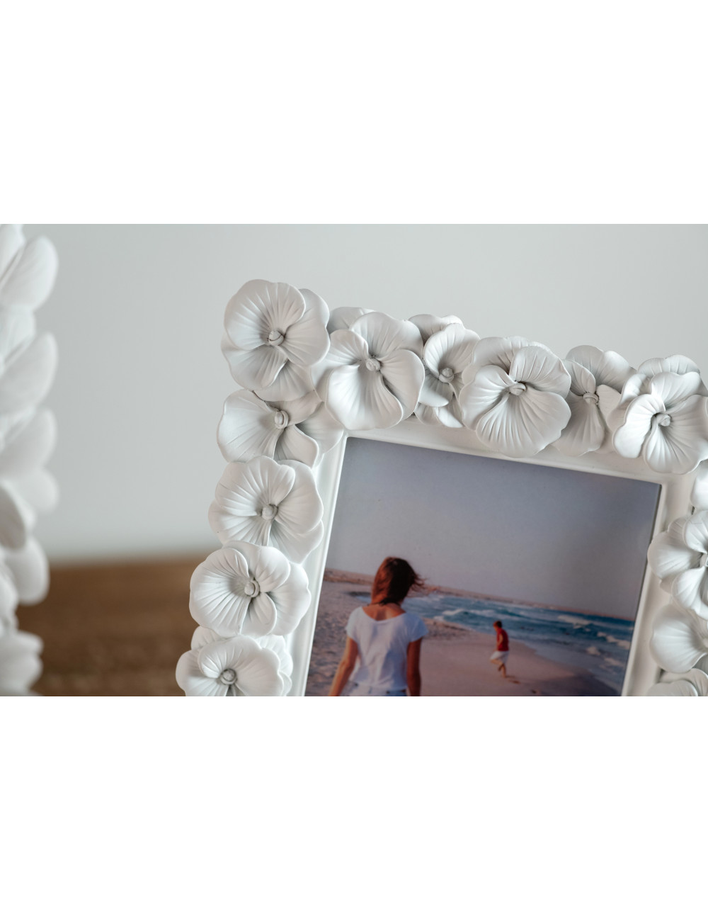 PRIMULA WHITE POLYRESIN PHOTO FRAME INTERNAL SIZE 10X15 | Brandani