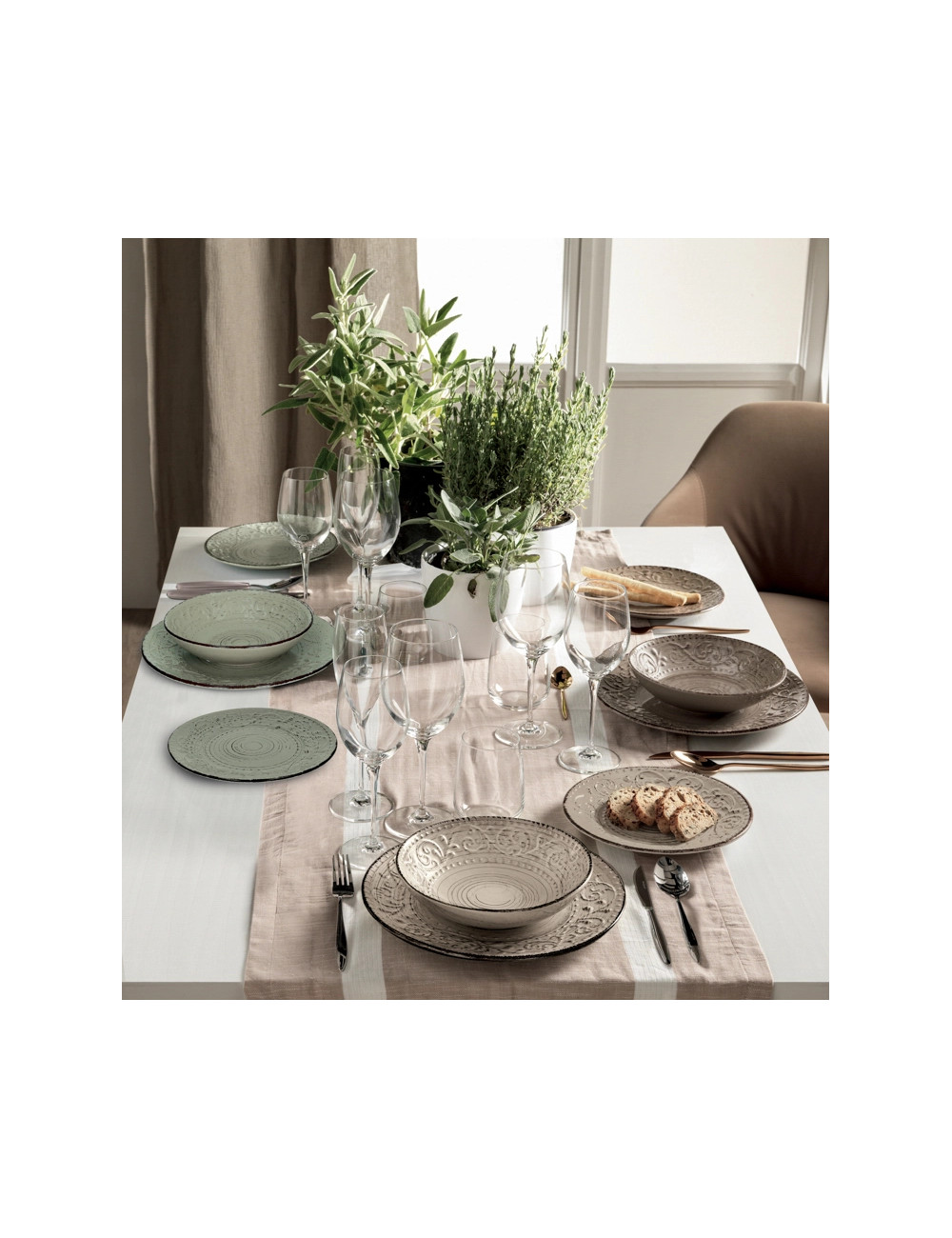 SERENDIPITY SAND COLOURED STONEWARE DINNER PLATE | Brandani